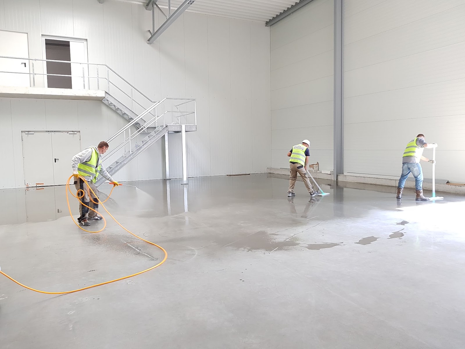 5 Tips for Choosing Industrial Cleaning Chemicals