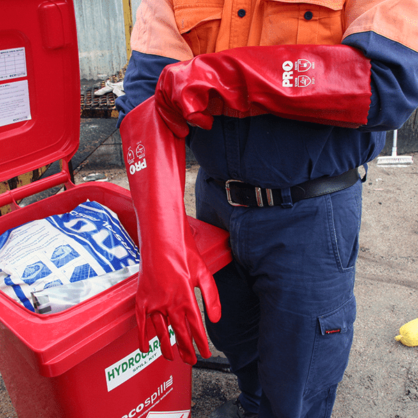 How to Choose Suitable Chemical Resistant Gloves